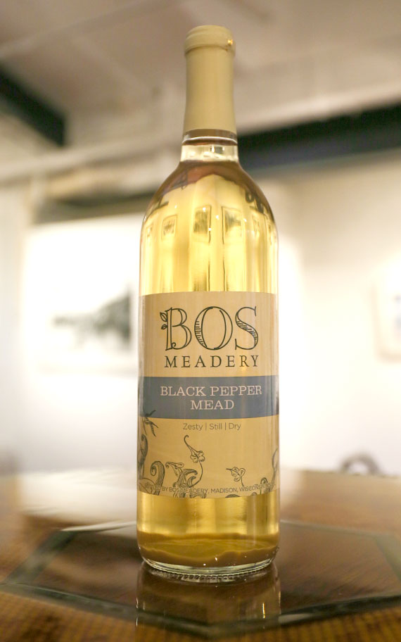 Black Pepper / Bottle label.